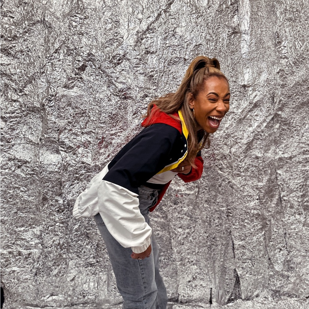 Hi, I’m Christa, your posher!